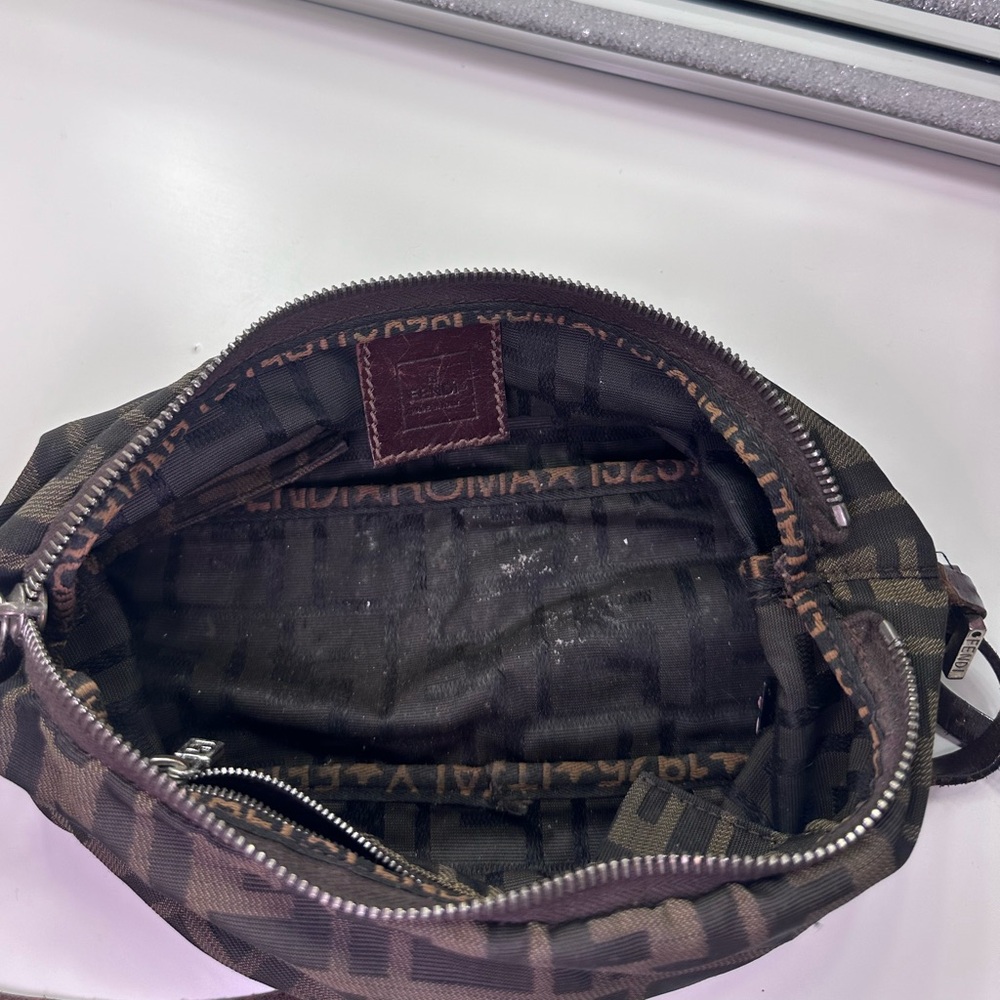 FENDI ZUCCA SHOULDER BAG TOBACCO - Picture 4 of 7